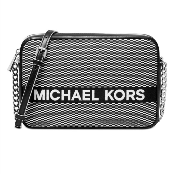 Michael Kors Handbags - 🎉SOLD🎉Michael Kors Large Jet Set Crossbody Bag